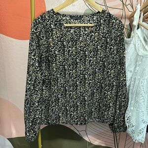 Women’s Detailed Blouse !